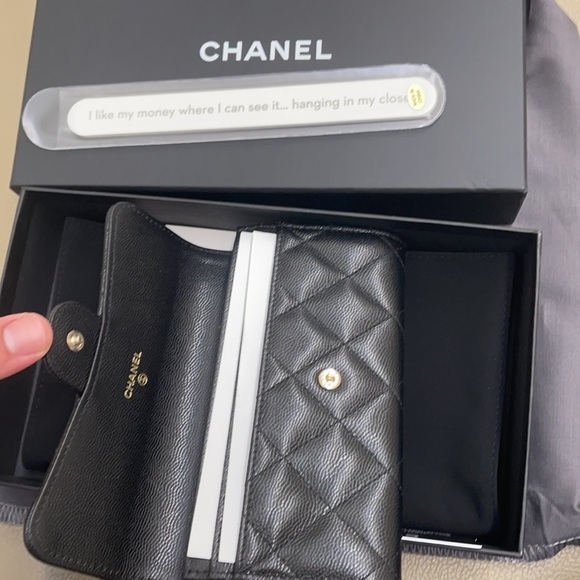 Chanel Caviar Quilted Medium Flap Black Gold: authenticity card, dust bag, box - Picture 5 of 8